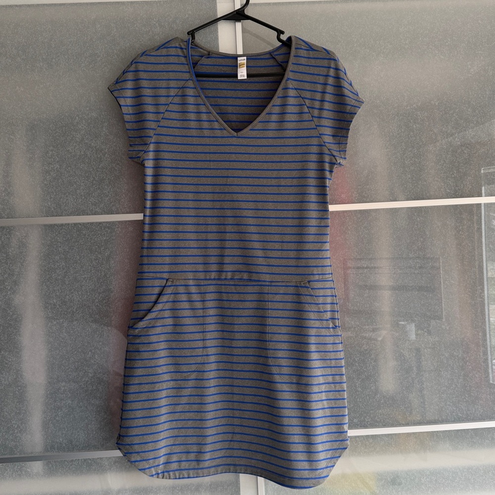 LOLE Gray and Blue Striped Poly Blend V-Neck Dress Stretchy Comfortable Sz Small